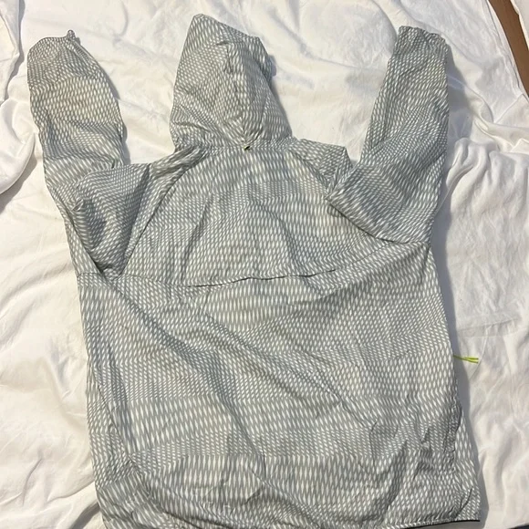 Nike lightweight windbreaker 644127-100 - Picture 4 of 4